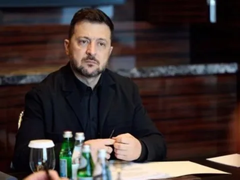 Ông Zelensky giao nhiệm vụ cho quân đội Ukraine: 1.000 drone tầm xa nhắm vào Nga mỗi ngày