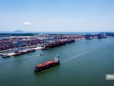 Tăng trưởng 2 con số: Từ sức bật trước mắt đến nội lực dài hạn