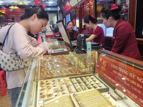 Giá vàng hôm nay (30/8): Đánh dấu tuần đầy biến động