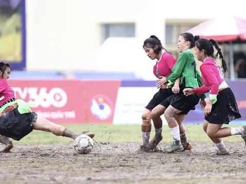 Bản sắc bóng đá nữ