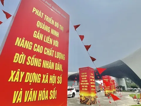 Hàng trăm nghìn lượt khách đến Quảng Ninh trong 2 ngày nghỉ lễ