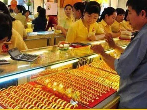 Giá vàng hôm nay (31/8): Vàng thế giới suy yếu