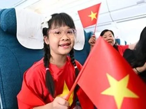 Giai điệu Quốc khánh vang lên ở độ cao 10.000 mét trên chuyến bay Vietnam Airlines
