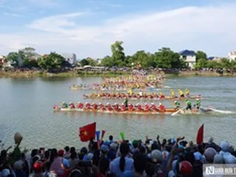 Sông Kiến Giang “dậy sóng” ngày Quốc khánh, hàng nghìn người reo hò cổ vũ