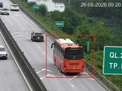 CSGT chỉ xử lý xe cố tình bám sát đuôi, không giữ khoảng cách trên cao tốc