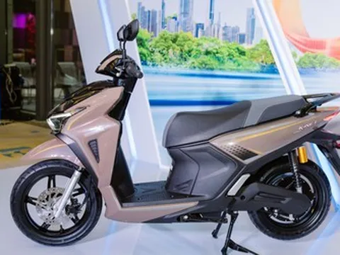 Rời xe tay ga thể thao để “lên đời” VinFast Kinet, chủ xe nói: Êm hơn, bốc hơn, tiện hơn
