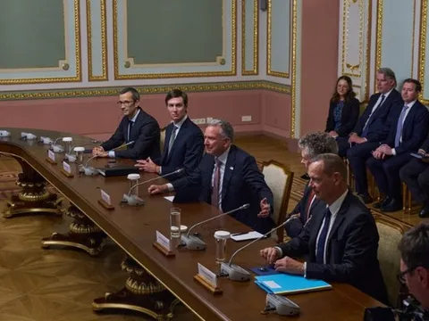 Mỹ nhìn thấy tiến triển về đàm phán hòa bình, Ukraine nói chưa thể ngừng bắn trước mùa xuân 2027