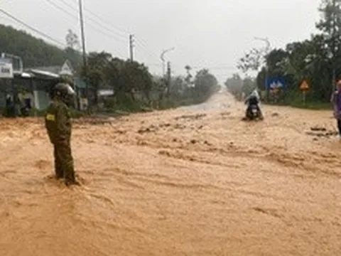 Huế, Đà Nẵng kích hoạt phương án ứng phó mưa lớn trên diện rộng