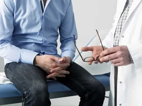 Người đàn ông 32 tuổi ảnh hưởng khả năng sinh con sau nhiều năm uống loại trà "quen thuộc"