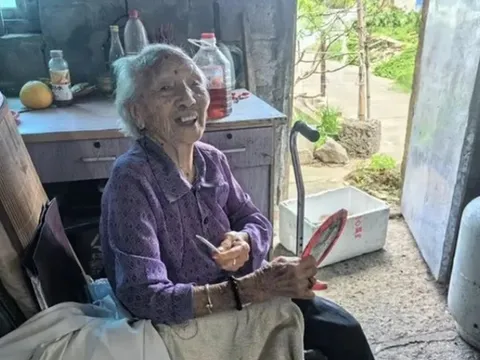 Cụ bà 104 tuổi ngủ 18 tiếng/ngày, bí quyết sống thọ là gì?