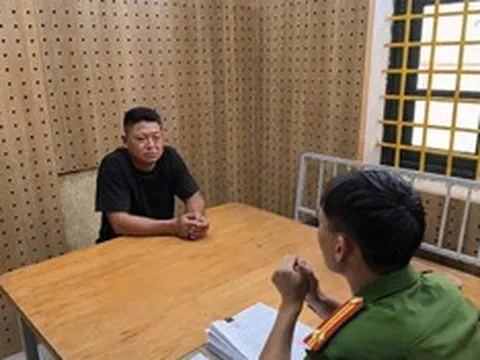 Đánh người phụ nữ rồi đòi tiền sau va chạm, người đàn ông bị khởi tố