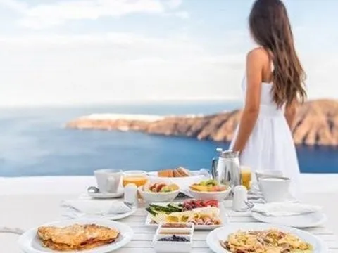 Những mẹo siêu đơn giản phòng tránh ngộ độc thực phẩm khi đi du lịch