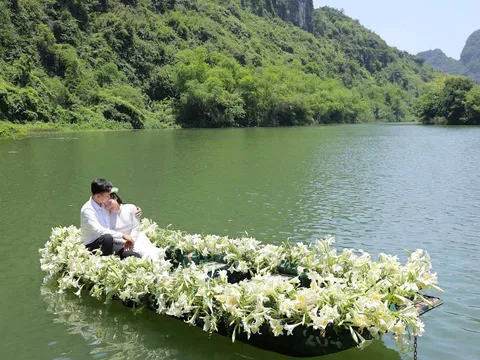 Sao mai Sông Thao tái xuất với bộ đôi MV khắc khoải nơi vùng quê đẹp như tranh vẽ