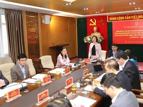 Lựa chọn sách giáo khoa, đảm bảo yếu tố công khai, minh bạch.