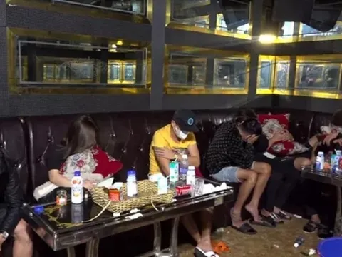 Phát hiện 40 nam nữ "phê ma túy" trong quán karaoke ngày lễ tình nhân