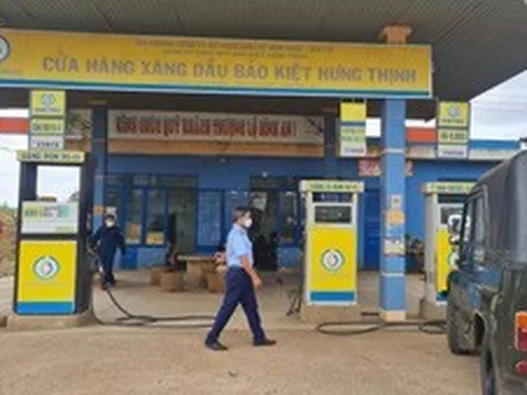 Lực lượng Quản lý thị trường tăng cường giám sát, xử lý các cửa hàng kinh doanh xăng dầu vi phạm