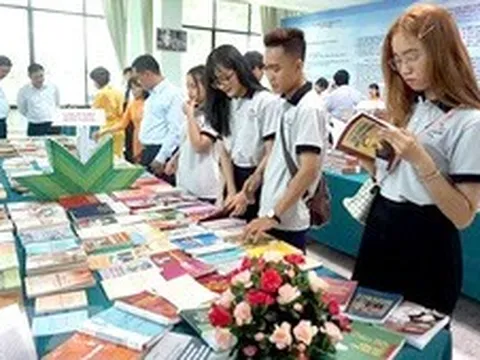 Sách và khát vọng cống hiến