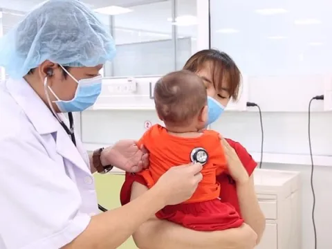 Cứu sống bé trai 9 tháng tuổi 3 lần ngừng tim