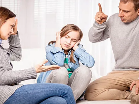 Làm cha mẹ tốt: Đừng nói những lời ‘cấm kỵ’ với con