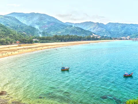 Biển Đại Lãnh: Vẻ đẹp kỳ vỹ, nên thơ