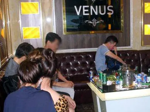 Hà Nội: Phát hiện hai cơ sở tổ chức hát karaoke cho khách trong mùa dịch Covid-19