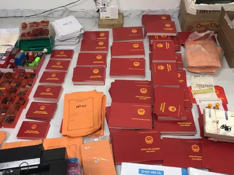 Vấn nạn văn bằng, chứng chỉ giả ‘xử nghiêm’ cả người bán lẫn người sử dụng