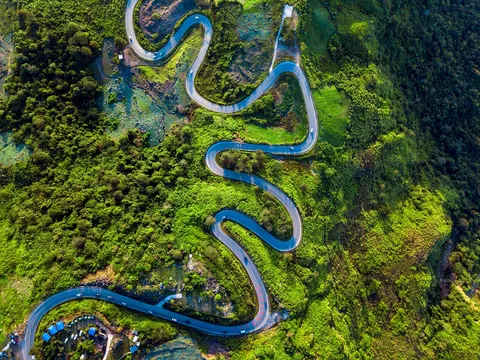 Khám phá cung đường ngoạn mục của đèo Long Lanh (Lâm Đồng)