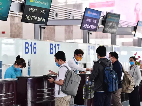 Yêu cầu các hãng hàng không dừng bán vé nội địa