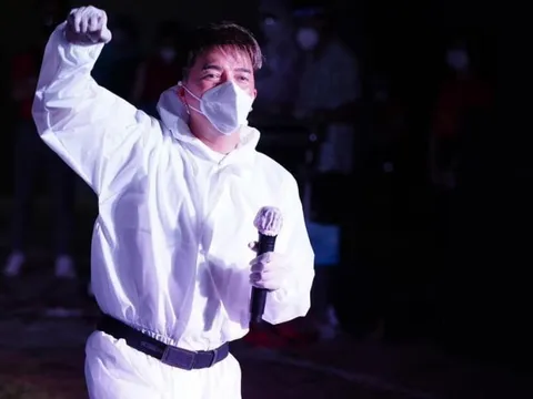 Đàm Vĩnh Hưng biểu diễn tại bệnh viện dã chiến, khu cách ly