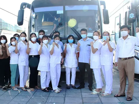 Hàng trăm ‘chiến sĩ áo trắng’ cấp tốc lên đường ‘chia lửa’ với Hà Nam