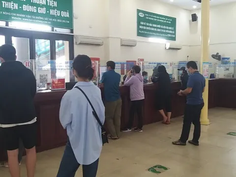 'Sốt vé' chặng TPHCM-Hà Nội, đường sắt thêm tàu phục vụ người dân